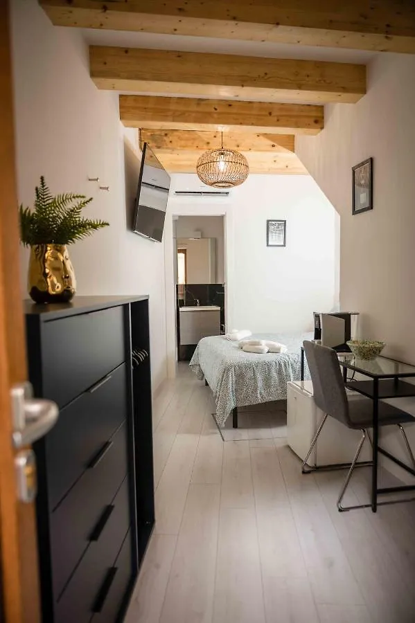 The Wine Room Castelbuono  Italia